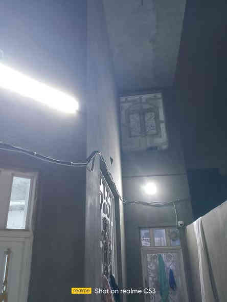 بيت طابقين 125متر للبيع في حي القدس 
الطابق الارضي غرفة وصاله ومطبخ وصحيات 
الطابق الثاني غرفتين وصاله وصحيات 
للاتصال على الارقام التاليه 
***********
***********
ابو زينب للعقار
