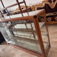 محل للبيع • خزائن