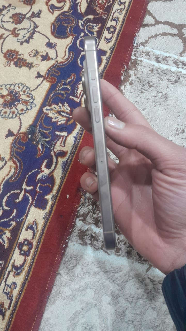 سلام عليكم
أليفون 16برو ماكس 
ذاكره 256
دبل سيمكارت 
بطاريه 89
كارتونه مال جهاز مجوده هيه ملحقات كامله 
 
جهاز نضيف أخوو الجديد شخط ماا بيه 

السعر مليون 350
العنوان بغداد 
***********
