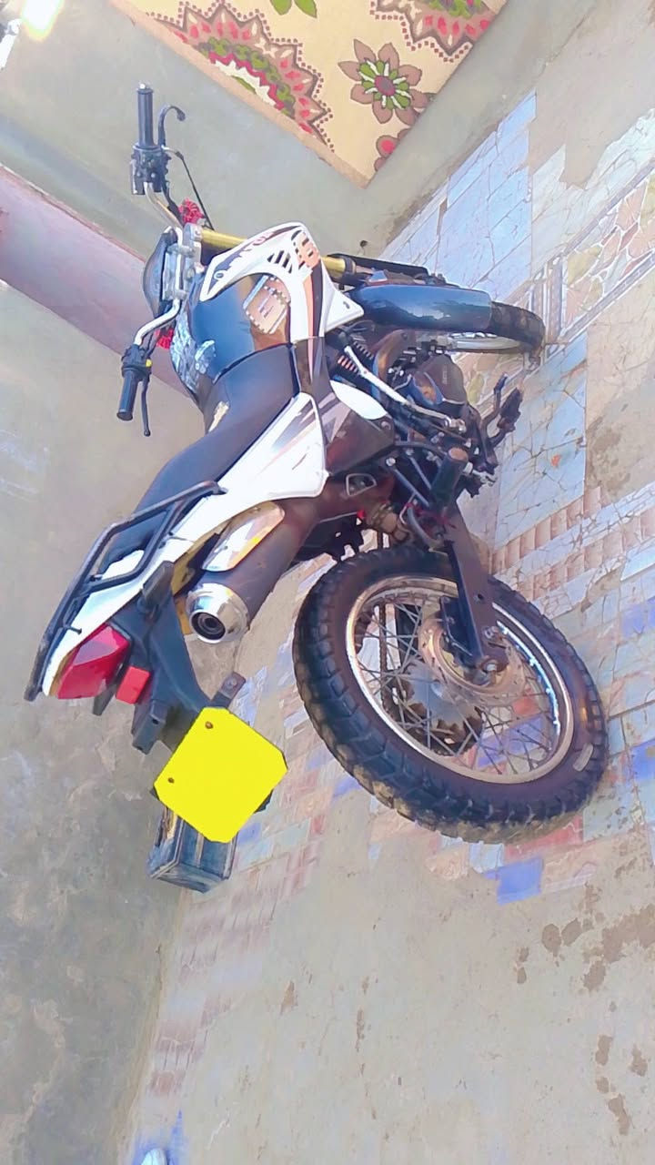 سلام عليكم دراجه للبيع وهاذ رقم الواتساب ***********وخاص موجود
