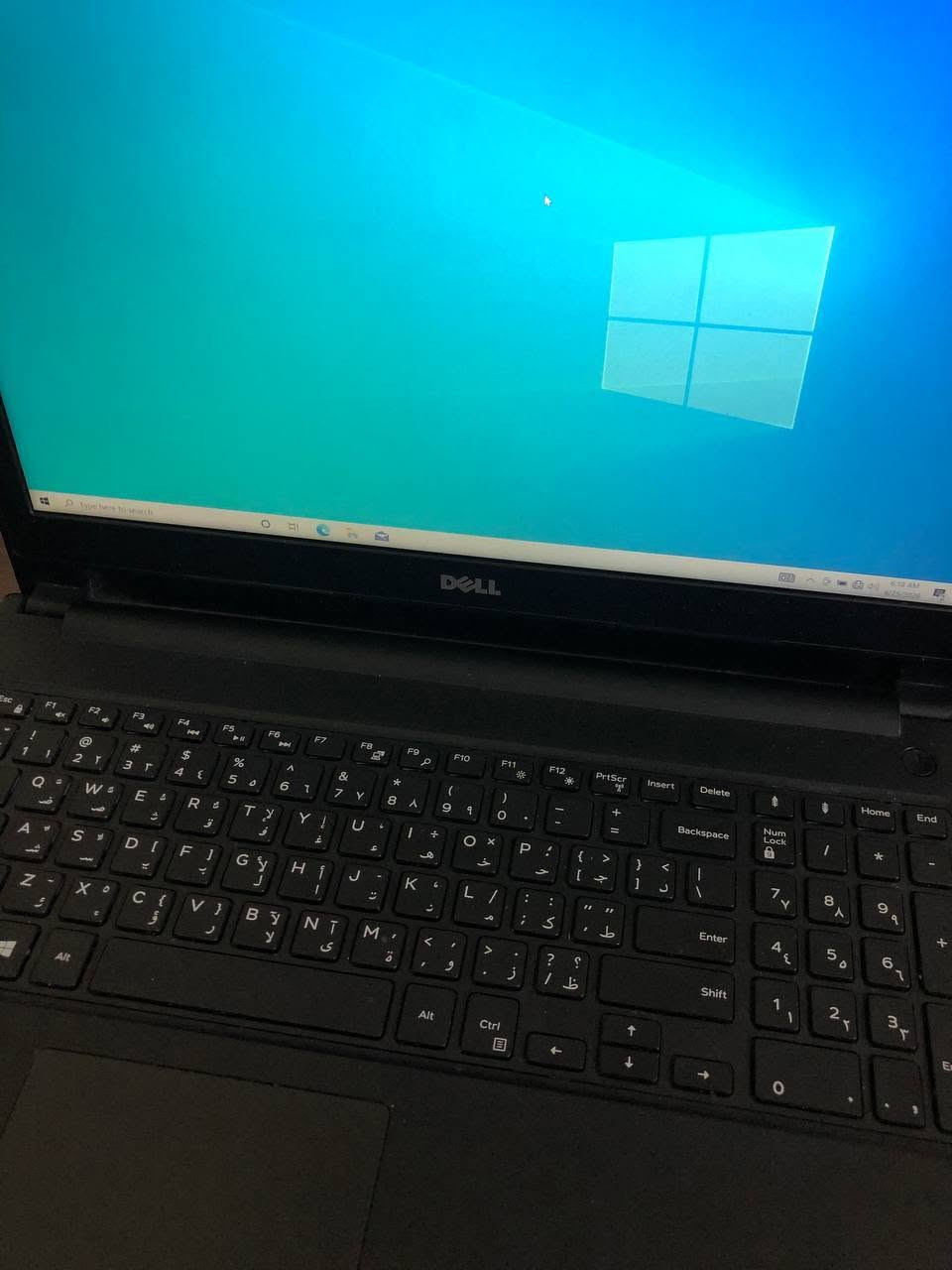 السلام عليكم 

لابتوب inspirion 3567 للبيع

المواصفات:
• الشاشة: 15.6 بوصة Full HD
• المعالج: Intel Core i5-7200U (الجيل السابع)
• الذاكرة: 4 جيجابايت RAM
• التخزين: 1 تيرابايت HDD (متوفر ما يقارب 906 جيجابايت فارغة)
• نظام التشغيل: Windows 10 Home (تنصيب نظيف وجاهز للاستخدام)
• 3 منافذ USB
• منفذ HDMI
• قارئ أقراص DVD
• واي فاي، بلوتوث، كاميرا ويب، وسماعات مدمجة

الحالة:
• نظافة الجهاز 95%
• لا توجد كسور أو شقوق أو أضرار
• الجهاز بحالة ممتازة ومستخدم استخداماً خفيفاً
• يعمل بشكل ممتاز وجاهز للاستخدام مباشرة

مناسب للدراسة، التصفح، برامج الأوفيس، مشاهدة الفيديوهات، والاستخدام اليومي، مع الشاحنه الاصلية

السعر ٢٠٠ الف


**إذا كنت صاحب هذا الإعلان وتريد حذفه لأي سبب، رجاءا أرسل رسالة إلى الدعم الفني**