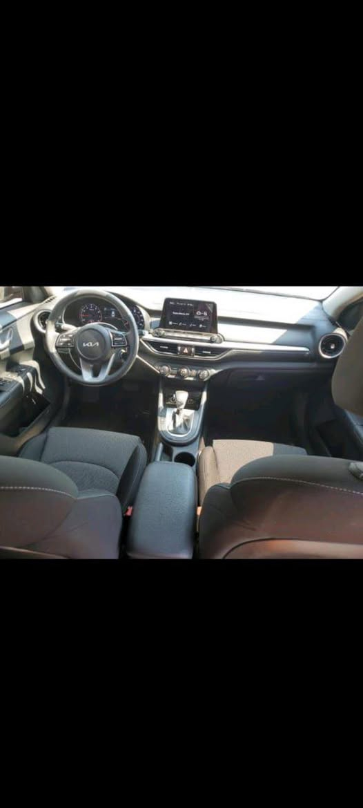 السلام عليكم
من رخصة الادمن كيا فورتي ٢٠٢٣ محرك ٢٠٠٠ 

دوش ماشيه ٤٨ الف ميل رقم بغداد إنكليزي 
السعر 165 وبيه مجال 
حادث دعامية خلفية ونفسها صلحتها وفقط باللية شوية لبيل واحد السيارة قطرة صبغ مابيها السيارة وين متريد افحص وصور الحادث كدامك وعندي سونار بيها والسيارة بسمي واني رقمتها 

المواصفات شاشه كامره تحكم استيرن رادار انظمه سرعة ويل كب السعر وبيها مجال للطيبين الأتصال ***********
