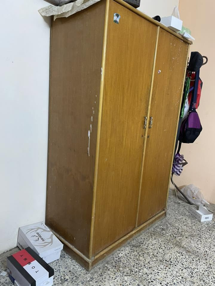 السلام عليكم ورحمه الله وبركاته
كنتور بابين شغل اول مضيف جدا ::70 الف

سرير نفر واحد نضيف جدا ::60 الف 
مكانه بغداد الكرخ 

***********
