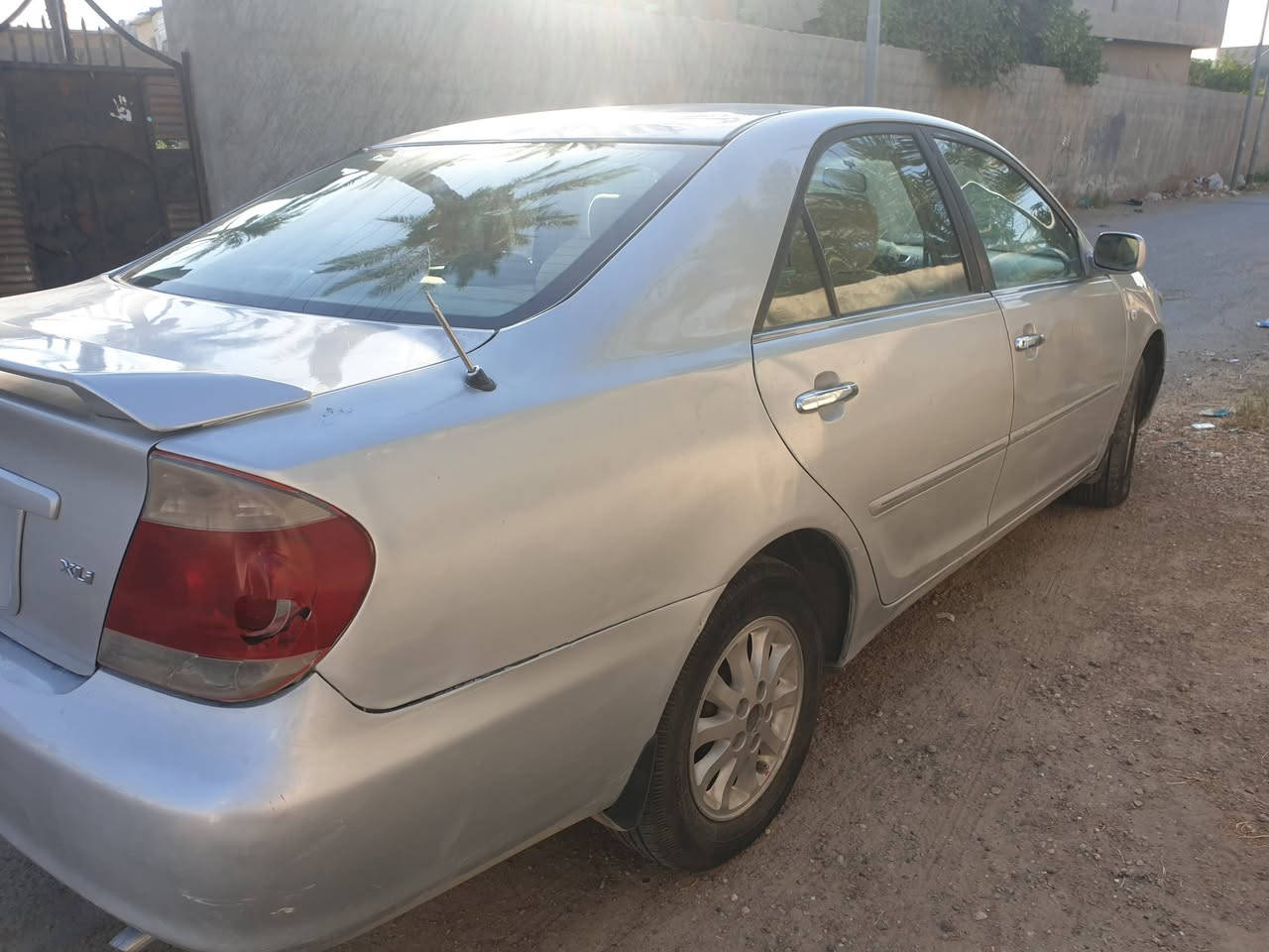 كامري 2005 خليجي محرك 2400 تبريد بي خلل بس شغال محرك وكير وصدر وتخم تاير كلهن خير من الله رقم ديالى مشروع وطني للاستفسار الاتصال على الرقم ***********
