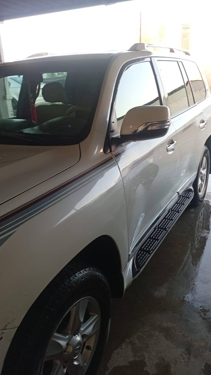 سلام عليكم لاندكروز VXRموديل2010 محدث 2014 جاملغات محدثه السياره V8  رقم مميز اربع ارقام متكرر الارقام  السونار مرفق في  الصور قبل لاتحابرني شوف التفاصيل واتصل واني في الخدمه السعر 270 وبيها مجال حق الجيه  لاستفسار*********** العنوان البصره الزبير
