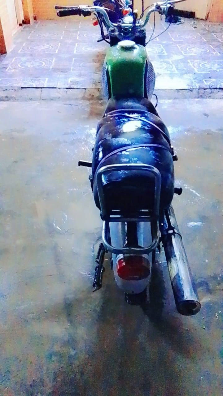 دراجه MZ للبيع السعر 550 بيه مجال جديده كهربائيات كله شغاله مكفوله من كلشي موديل 81  عنواني الرمادي حي ضباط للاستفسار على رقم ***********
