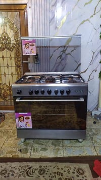 طباخ خمس عيون • ايطالي • نضيف