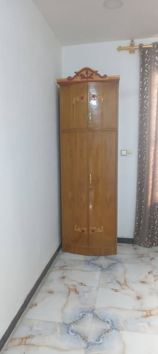 غرفه لبيع مستعمله شي قليل حلوه ونضيفه تجي وتشوف بعينك سعر خاص
اي ستفسار خابر وتدلل ***********مكاني حيور سبع قصور
