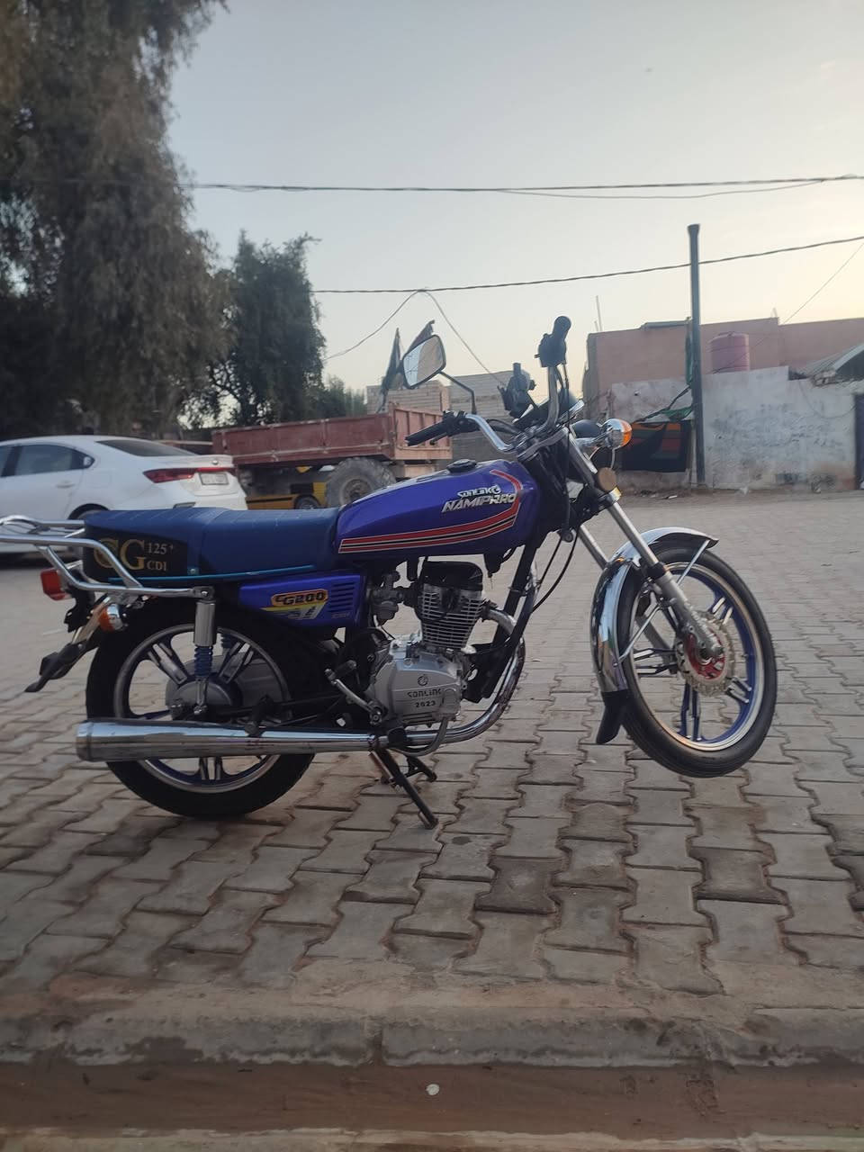 سلام عليكم اربعه كير ناما برو مديل 23 اوراق اصولي بسمي محرك مبدل ولفات وصوت دشالي سنتر دراجه كامله مكمل مناقصه برغي واحله من الصوره سعر 725 وبيه مجال للشراي مكاني كوفه حي ميسان شراي يتصل عل رقم ***********
