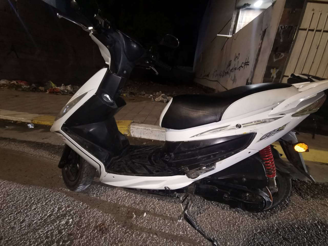 السلام عليك دراجه سليم نحله مسجل وكامل موديل2018
دبل واحد محرك 125 كامل مكمل كهربائيات كل شغال
لاأستفسار ***********  و  ***********
