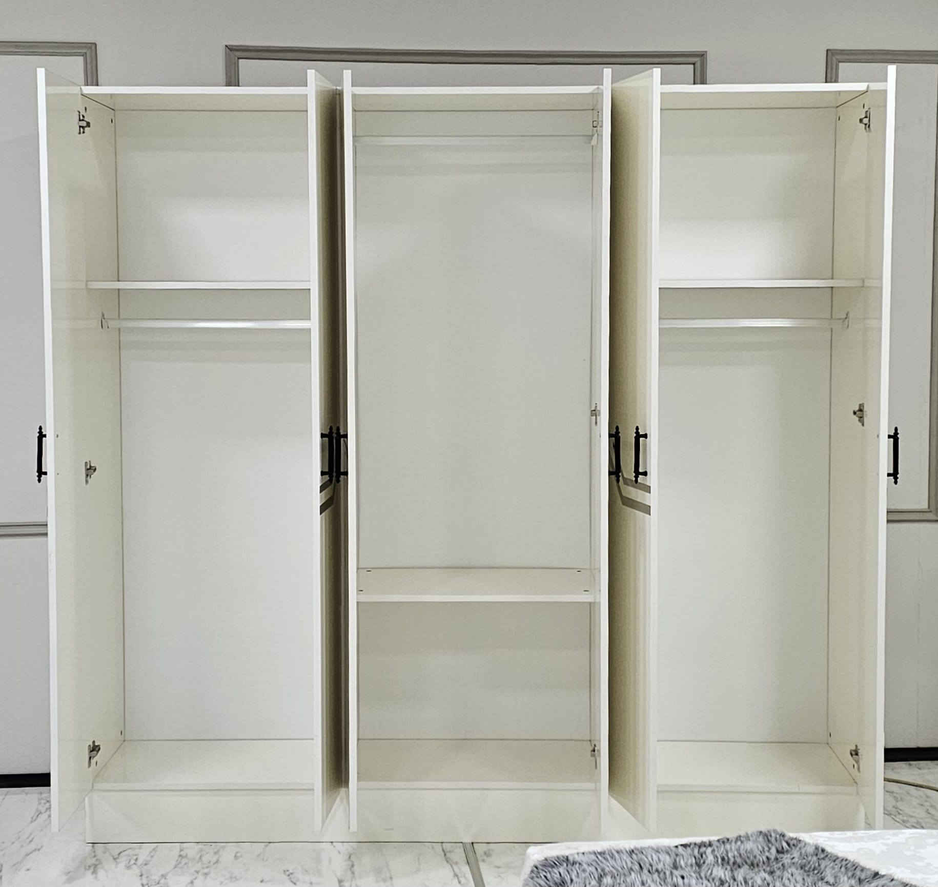 عرض تخفيض اسعار لمده محدوده غرف نوم تركي 5قطع 
كنتور 6 ابواب طول الكنتور مترين و٢٠ سم 
الارتفاع مترين و 10 سم 
الجربايه وي الكومديات 3 متر 
 السعر 600  الف فقط 🔥 
للحجز والاستفسار راسلونا وات ساب 
  ***********
 البصره 
نقل وشد داخل مركز البصره مجاني توجد خدمه توصيل للاقضيه والنواحي والمحافظات الجنوبيه بأسعار مناسبة ملاحظه ما تدفع اي مبلغ قبل لا تنشد وتكمل ابيتك عليكم بس تنزيل الكراتين من السياره لداخل البيت
