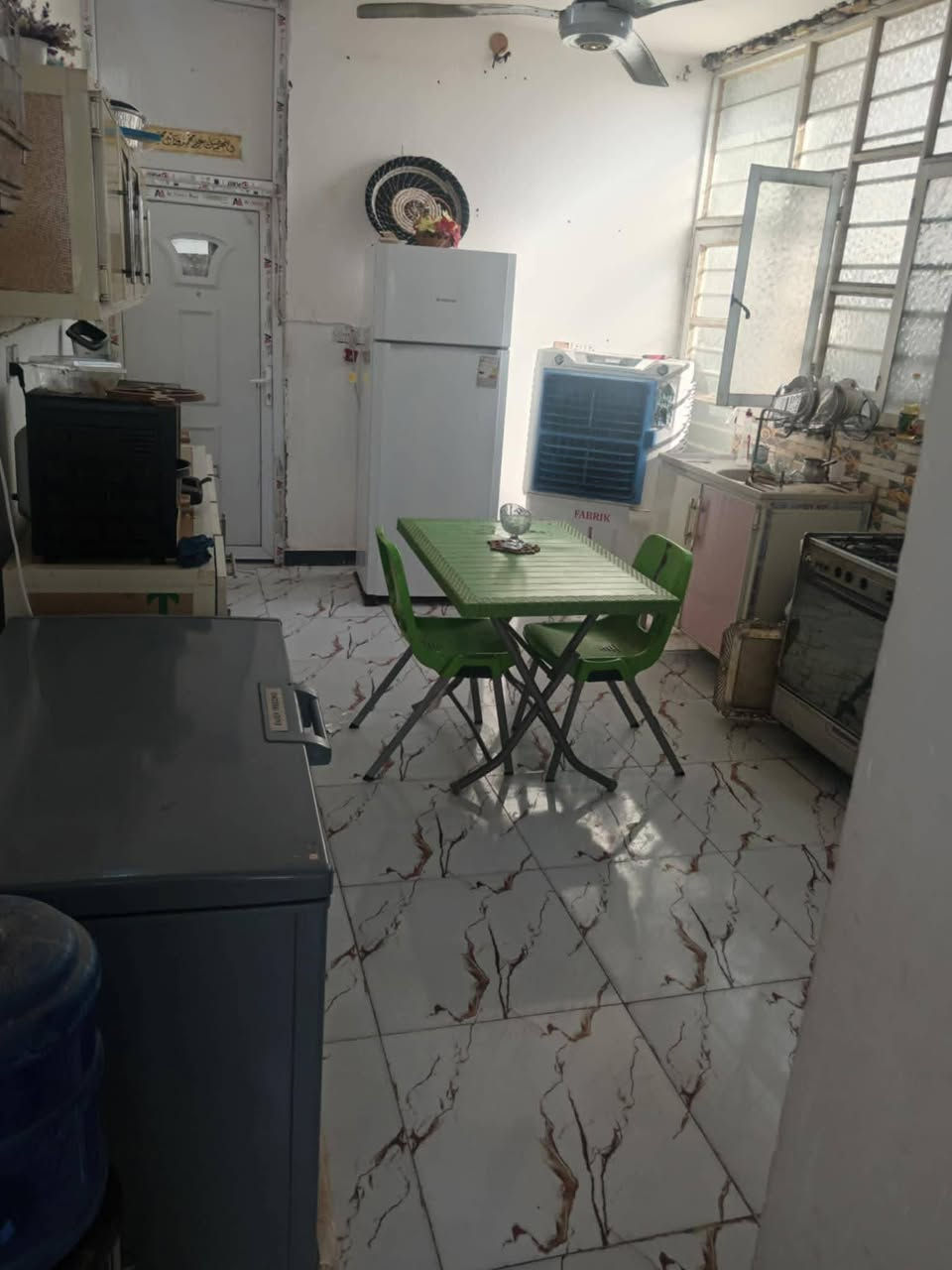 بسم الله الرحمن الرحيم توكلنا على الله
الكوت :
مشتمل مساحته 120م في حي الحكيم نزلة كاظم عطوف طابق واحد بدون درج متكون من غرفه وستقبال  ومطبخ جبير وصحيات داخليه وخارجيه بناء بلوك والسقف صب  زراعي سند 25 مشمول بالتطويب خدمات متوفره ماء وكهرباء ومجاري واصله قريب عليه بقية التفاصيل يم صاحبه السعر 25 وبيه مجال بسيط 
.


**إذا كنت صاحب هذا الإعلان وتريد حذفه لأي سبب، رجاءا أرسل رسالة إلى الدعم الفني**