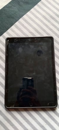 ايباد تسعه مناسب64 GP ما بي ولا شخط دكمه مال تشغيل عطلانه وبدلتهه فقط ...