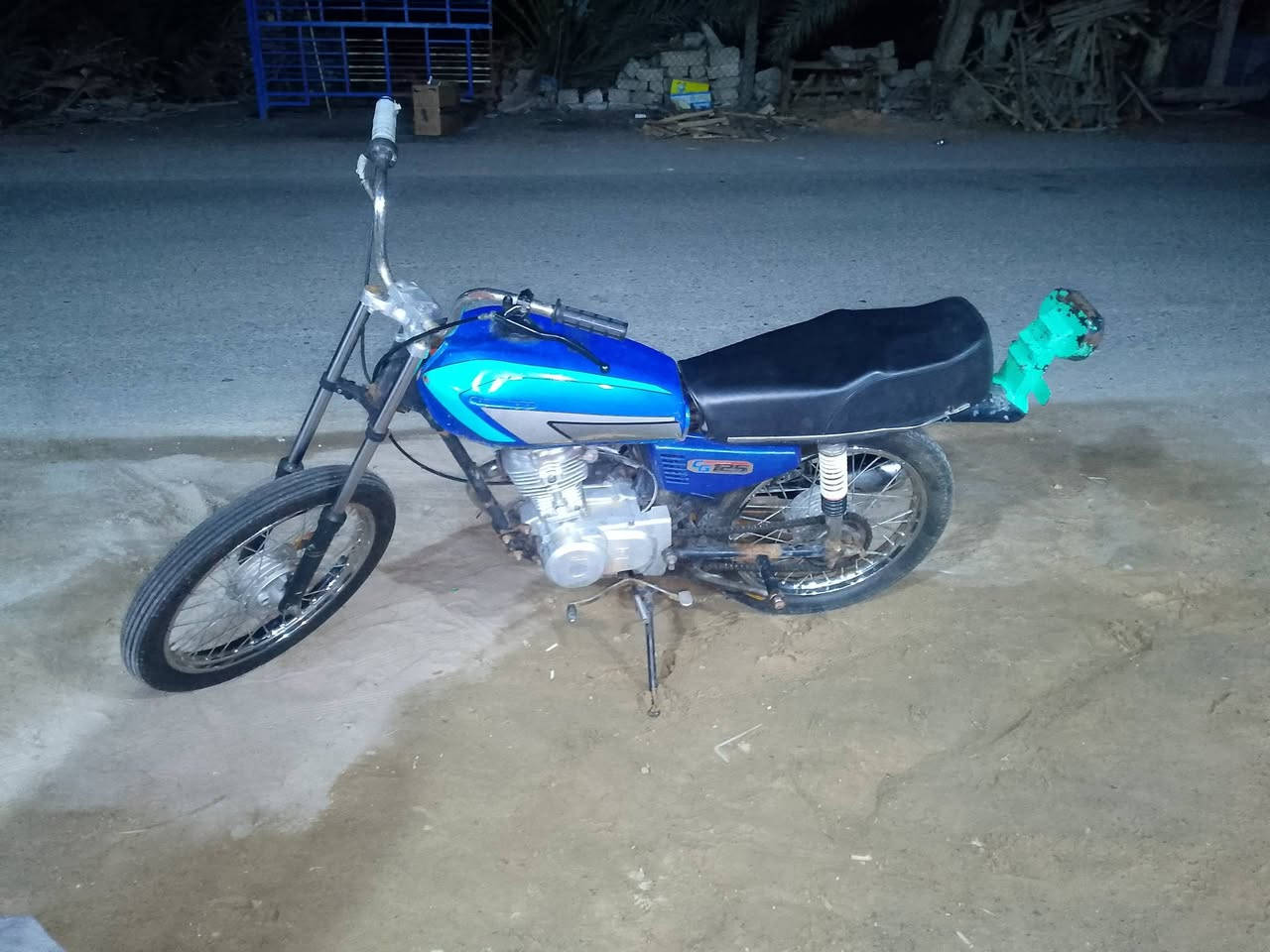 سلام وعليكم للبيع دراجه  درجه 4 كير نامه شلامجه  . ..كلك ... شلعه ومعدل تشك الكاع السعر 300وبيه مجال قليل  مكان كربلاء طريق الحسينيه الكنطره البيظاء. ***********
