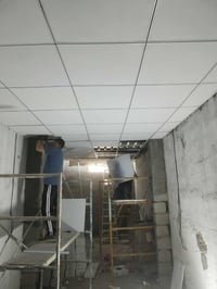 اعمال سقف ثانوي تغليف جدار حسب الطلب تواصل 07805328803