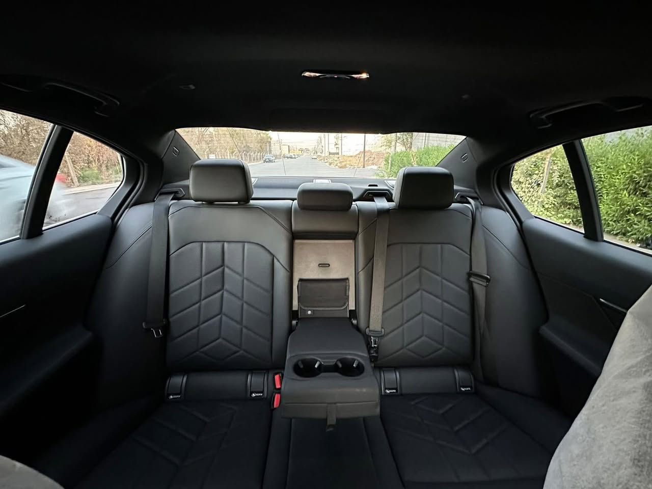 ‎السلام عليكم
‎‏🇩🇪🇩🇪 BMW 530i 

2024 🔶

ماشيه ٣٩ الف 

‎مكينة: 20 توين باور

‎كفالة كير ومكينة كلها بشرط بلادي برغي ممفتوح بيها صاروخ ماشاء الله سيرفس كامل

‎السيارة كلين تايتل كفالة 

‎مواصفـات ال بي ام 

‎. داتا شـو (لاينر) + كيج (عداد) الكتروني

‎. فتحة سقف 

‎.٥ كاميرات 

‎داخل  جلد  اسود 

‎. رادار 360 درجة + رادار نقاط عمياء

‎. رادار تحديد مسار وخطوط شوارع

‎. كشنات هيتـر + خزن ميموري

‎. تغيير الصوت وتغيير الاغاني عن طريق البعد (اشارة اصابع)

‎. ويل بلادي اصلي شركة

‎. لايت اوتو عالي ناصي + ماسحات جام اوتو

‎. تشغيل عن بعد

‎. اوتو ستارت + اوتو هولد 

‎. دشبول ليزري عدد الوان متغيرة

‎. صندوك كهربائي بصمة + بالقدم ينفتح + عن بعد

‎. سستم صوت سماعات هارمان كاردون

‎. مواصفات هواية متنعد ذكرت عدد منها

رقمها دهوك بسمنا الشخصي بشرط التحويل 

السعر 💵💵💵

‎العنوان: اربيل 

***********
***********☎️

‎واتساب - اتصال
