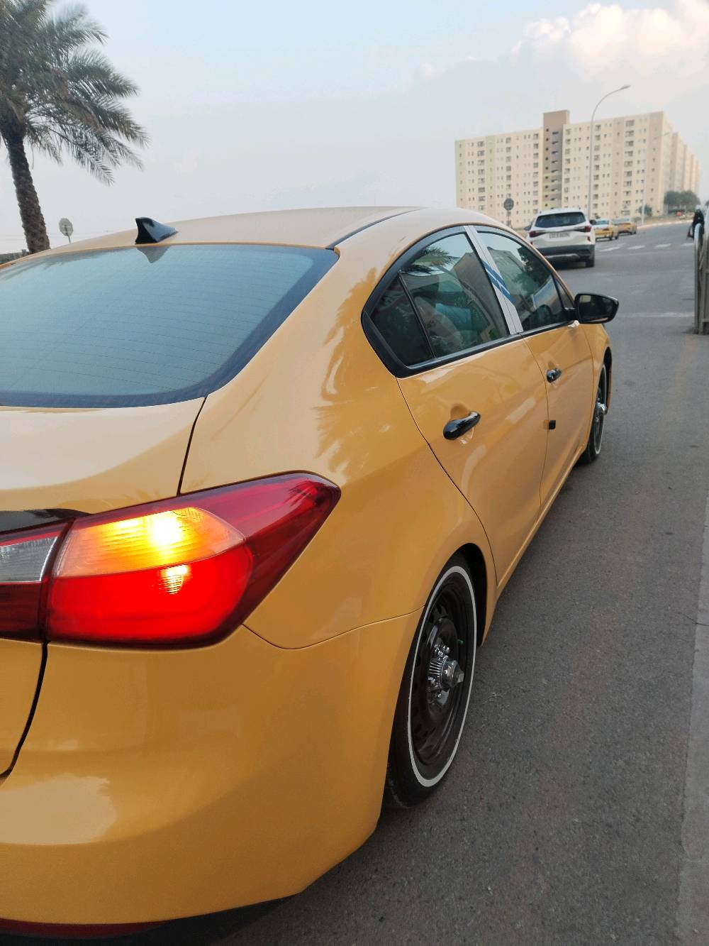 🚗 كيا فورتي 2015 - وارد أمريكي (للبيع أو المراوس) 🚗
​
​المحرك (المكينة. 1800)

​(الكيرAT)

(حادثه جاملغ الايسر الامامي+ تبديل البنيد) 

​المنشأ: وارد أمريكي (السيارة ملامحها نظيفة وجاهزة).
​✅ المحرك جديد: 
​✅ الحدادة والكهربائيات: مكفولة وشغالة 100%.
​✅ التبريد: شغال وممتاز 
​
(دوشمه+طخم تاير جديد). 

<ڪامره>. 
​
💰 السعر المطلوب: 113 ورقة (شدة و13 ورقة).
🤝 المجال: السعر بيه مجال بسيط .. 
🔄 المراوس: أرغب بالمراوس مع فورتي موديل 2019 أو 2020 (حصراً) مع دفع الفرق.
​للتواصل والاستفسار:
📞 رقم الهاتف: [***********]
📍 المكان: [بغداد]
