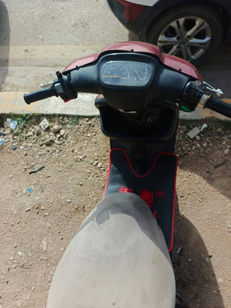 السلام عليكم البيع زنبوره بطه الدراجة جديده وكامله وكله شغاله مكينه كفاله مامفتوحه  الدراجة انضف من الصوره موديل 2003 الدراجة كله شغاله سلف شغال اشاير يمنه يسره كله شغاله بكلايت شغال اليت امامي شغال الدراجة كله بلادي شرط السعر 350 وبيه مجال بسيط الرقم *********** بيع ومراوس
