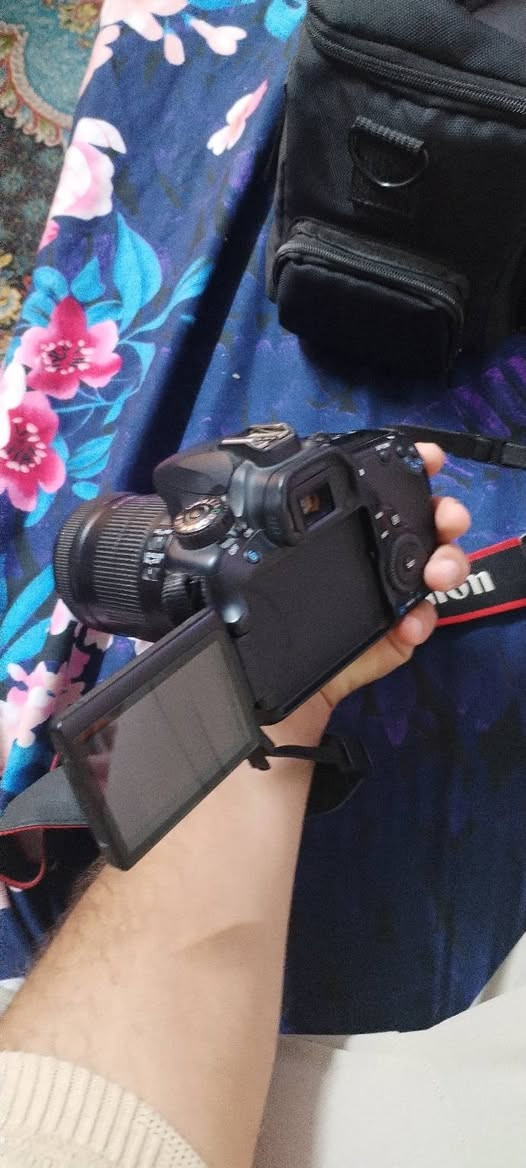 السلام عليكم
كامرات ثنين للبيع
اول وحده كانون 60 D جديده كلش ماعرف شنو بيها احط بيها البطاريه تطلع مابيها شحن وماتشتغل
الثانيه 90 D شغاله مابيها شي هيه وجنطه وشاحنه
ثنيهن بـ270 الله شاهد ضامهن وماعرف بيهن كلشي
مكاني البياع *********** يوجد توصيل
