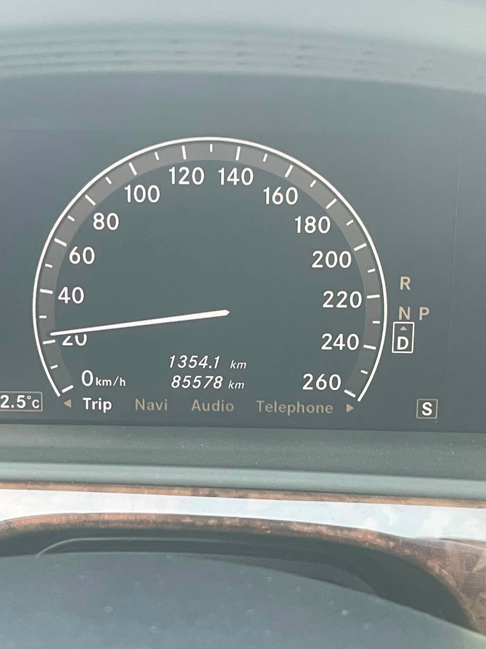 السلام عليكم للبيع
مارسيدس S500موديل 2006محدث من اليابان 2013

خمس ابواب شفط وخمس بردات والسيارة مكفولة من الصبغ وماشية 85000كم حقيقي ومسجلة جديدة قرار 102قبل 3أيام رقم بغداد مكان السيارة بغداد شارع فلسطين 

فول مواصفات وجديدة جدا طقم تاير قبل شهر جديد

رجاء السيارة مخزنه وجديدة من ثلاث سنوات وسعرها مو بسعر المشي العالي والمصبوغ والتعبان مع الشكر 

للاستفسار ***********ابواحمد
