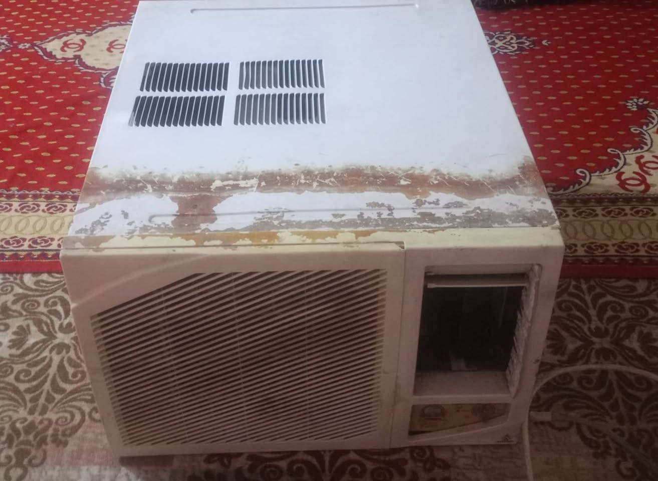 مكيف الحافض مامصلح شرط الفحص مثرامه جبيرحاسبه كامله بيه العاب *********** مكيف ثلج ظما ن اسبوع
