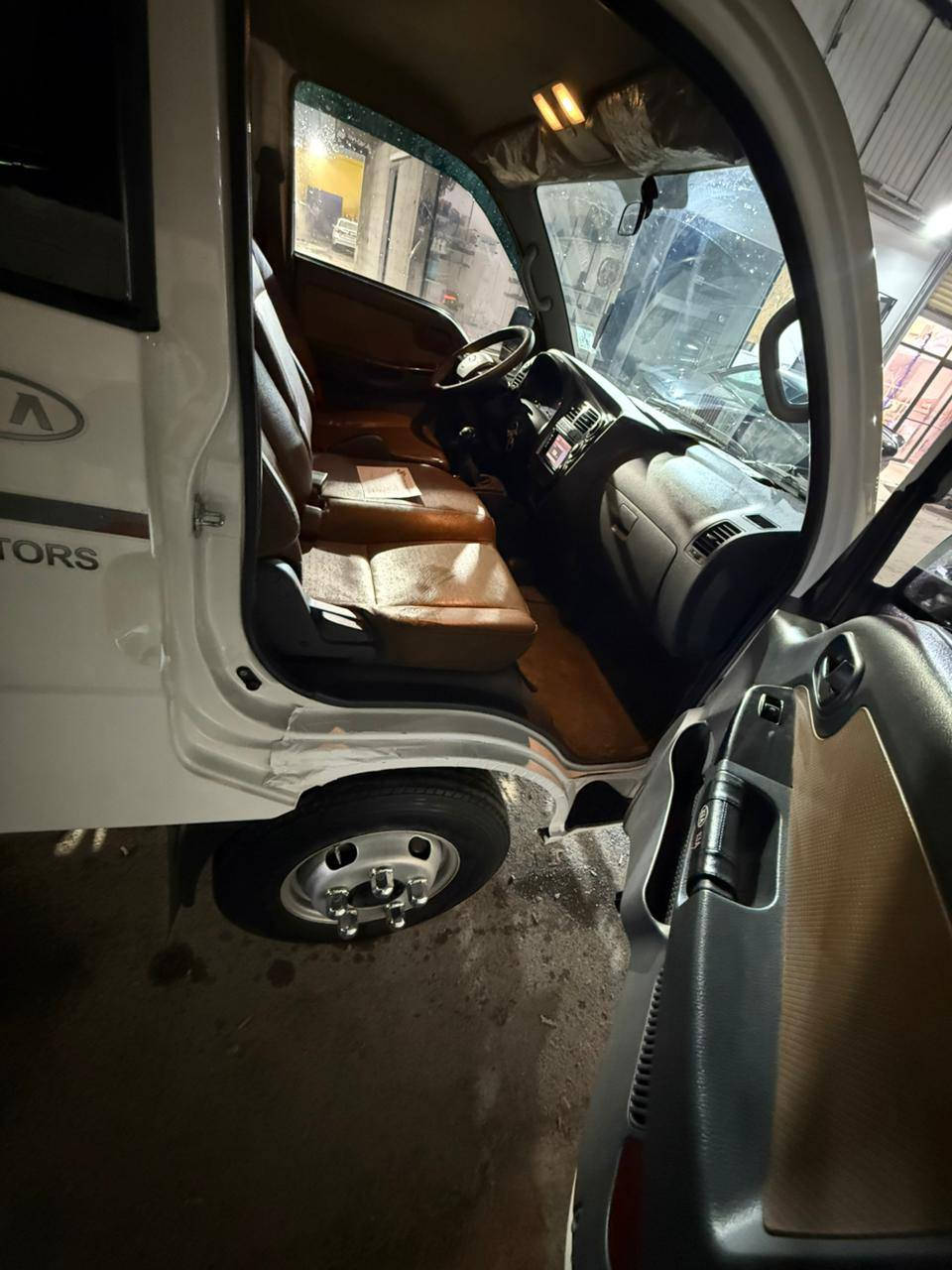 سلام وعليكم كيه فحل موديل 2021 رقم بغداد دولي مكفوله كفاله عامه كفاله من الشخط والخدش جديده جداً ماشيه 80 ألف جاهزه وتاير محور ما ناقصهه أي شي مشتغله قليل ستخدام شخصي سنويه جديده سستم كامل دعاميه خلفيه بوري  درع امامي بوري
السعر 175 العنوان بغداد زيونه رقم الهاتف ***********
