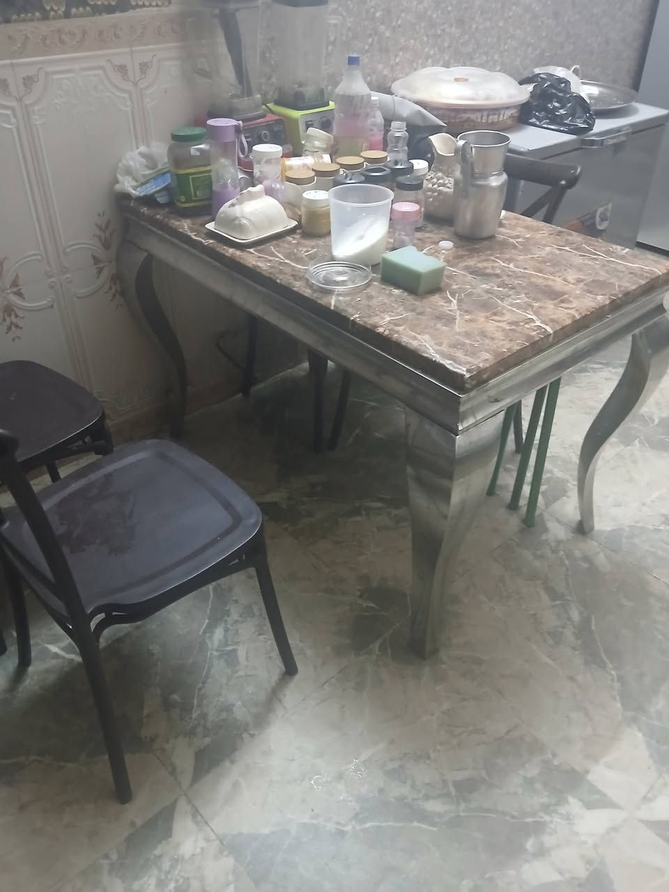 السلام عليكم غراض منزليه ليبيع نضيفه جدآ مكان بلديات شراي يجي ويدلل ***********
