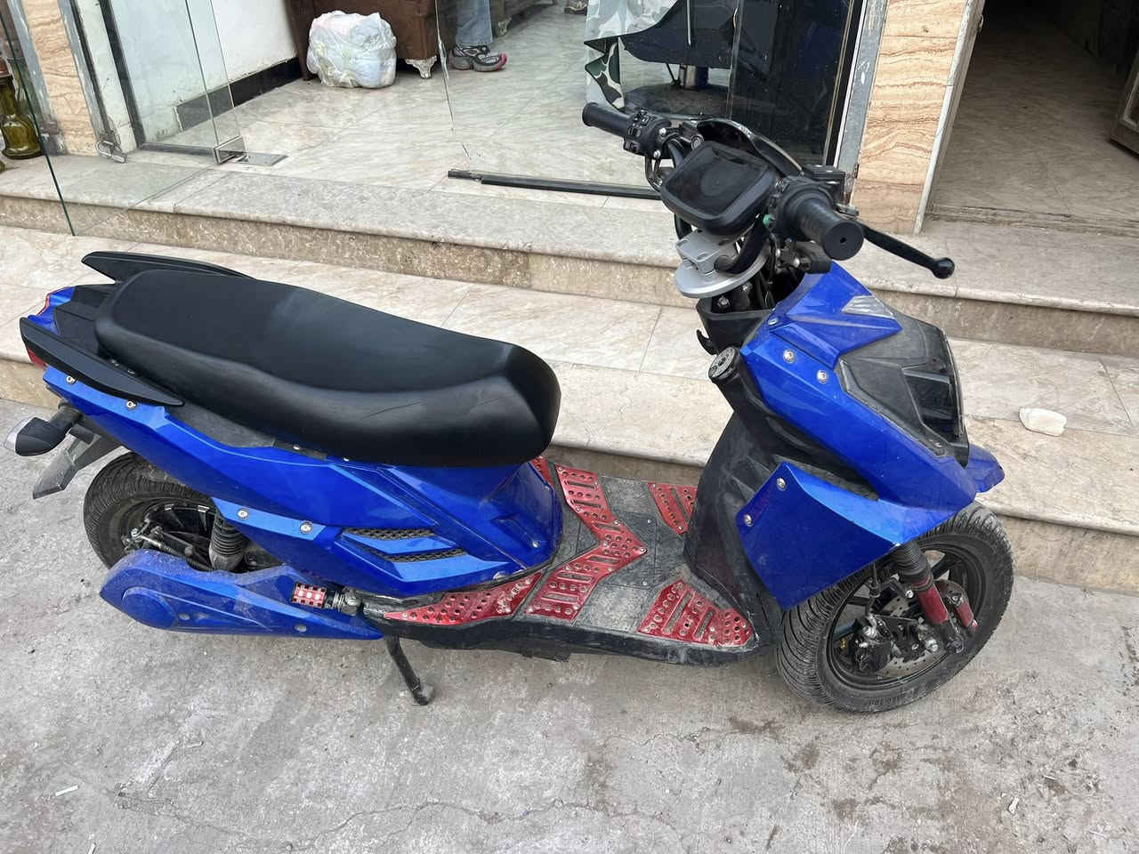 السلام عليكم دراجه شحن جديده صاله شهر من ماخذها  شحن خير من الله سرعه ٧٠حقيقي تلث سرعات مابيها نقص برغي للبيع بمليون وبيه مجال بصيط كلش مكاني شعب سوك شلال ***********
