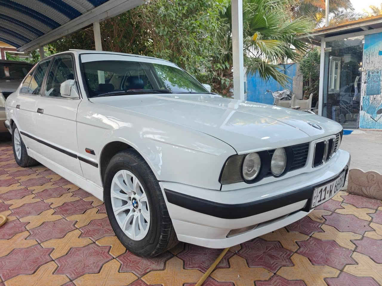 السلام عليكم BMW525مصبوغه عام بدون ضربه مديل 1991سنويه 2029مكاني الحيدريه خان النص بين كربلاء ونجف ***********
