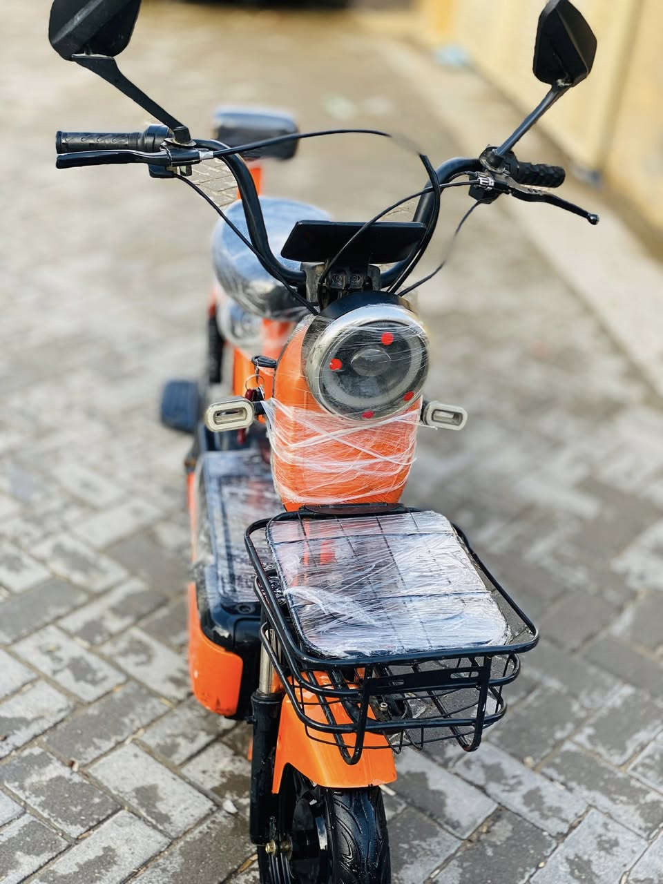 سلام عليكم عدي دراجه شحن لبيع دراجه جديده بطارياته جديدات حجم 14دراجه جديده عنوان بغداد بل مدينه مال صدر لسعر 225 وبيه مجال رقم لهاتف ***********
