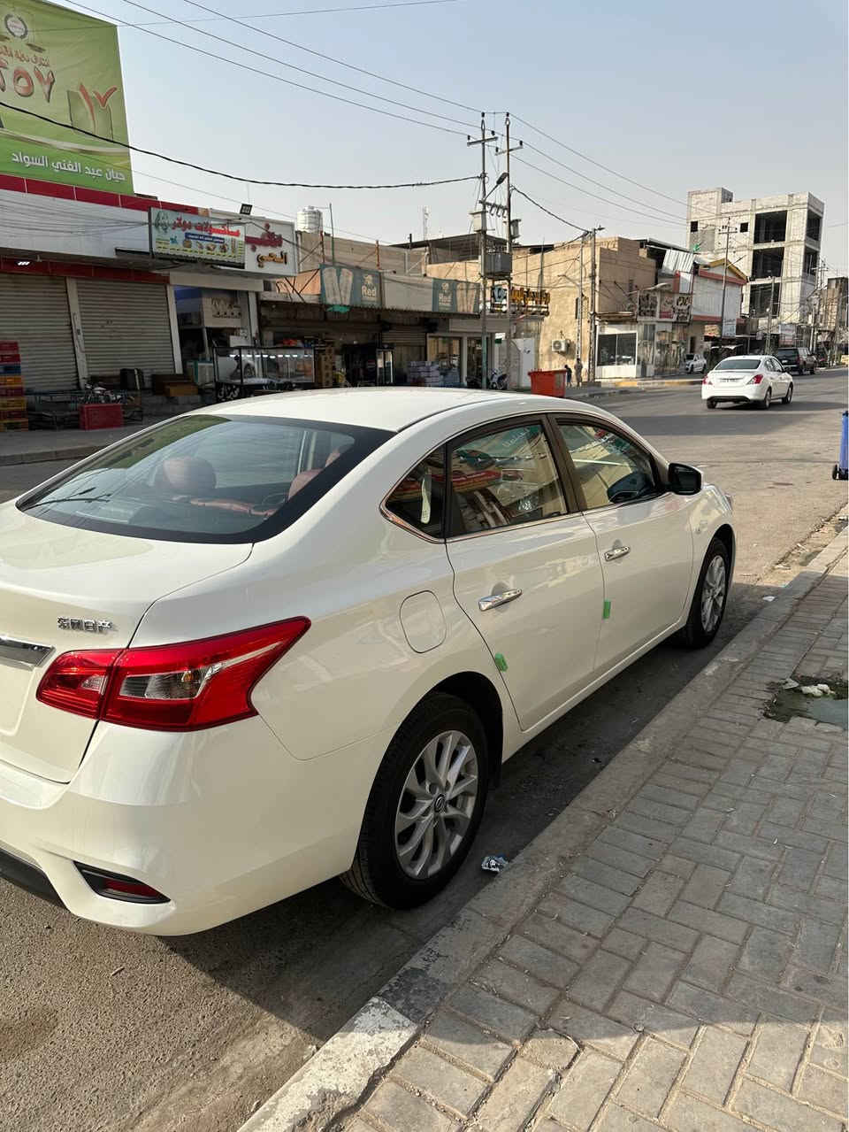 السلام عليكم مرخصت صاحب الكروب سنترا موديل 25 ماشيه 3 الف يعني زيرو بعدها فول مواصفات داخل احمر جلد فتحه تبريد خلفي رقم أربيل بدون وكاله يعني وكالتها مجانيه السياره كفاله من الصبغ ومن البارد السعر 130 ورقه وبيها مجال كلش قليل ولحد يجي يصير برمكي ما تفيدك اطلع كبل جنك ما شايفها الاستفسار اتصال واتساب *********** البصرة, العراق
