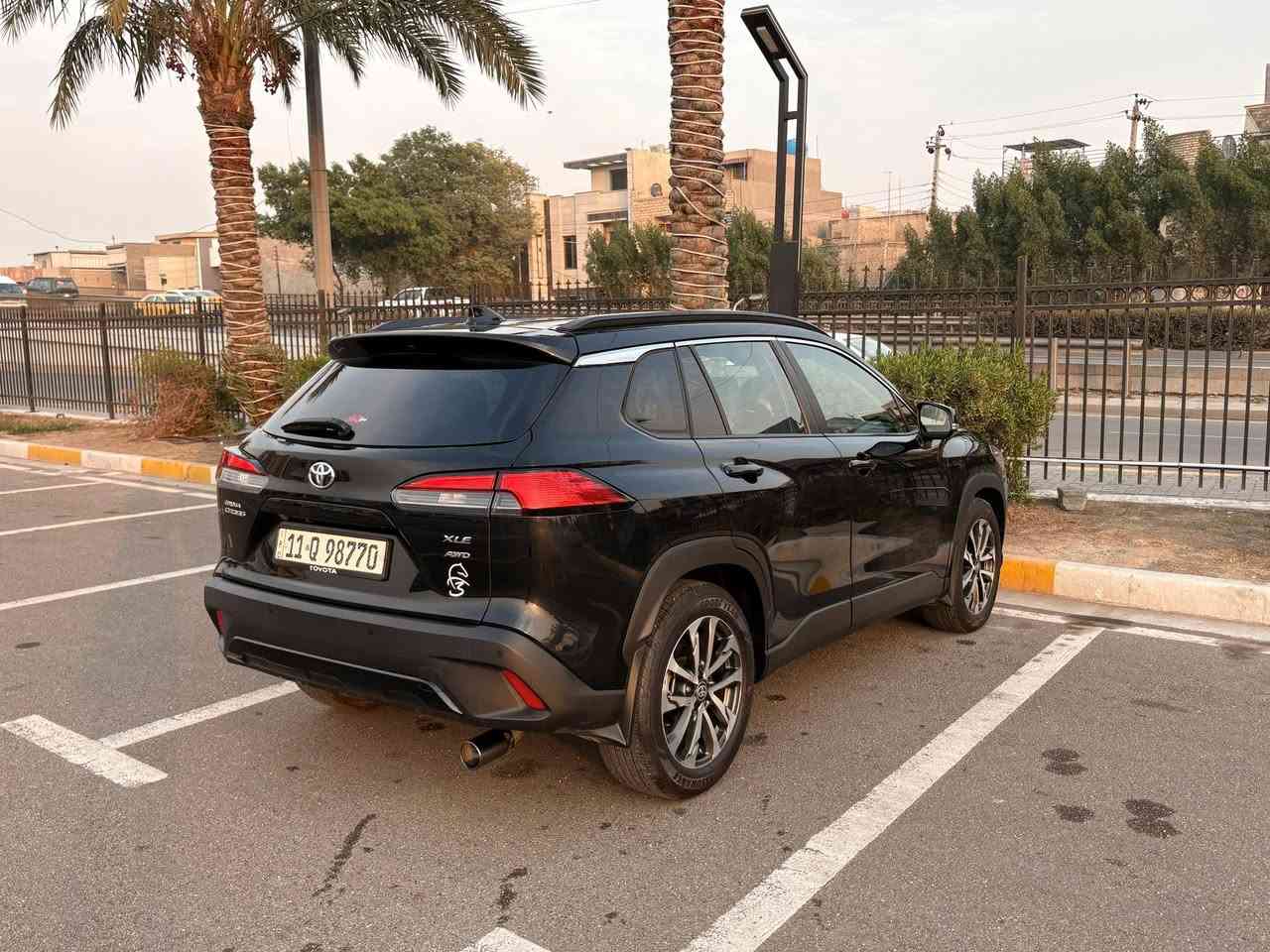 السلام عليكم .. للبيع تويوتا كروس 2023 امريكي اصلي بانزين مو صيني والي يقارن السعر بالصيني خل يجي يشوف السيارة بعينه ويقرر مواصفات xle يعني فل مواصفات فور ويل حادثها فقط لايت يسار موضح بالصور ومبدل اصلي السيارة بحالة الوكالة ممشاها 25000 كيلو متر فقط بيها شبر بارد بالباب الخلفي  
السعر 185 يعني شدة و 85 ورقة 
الجاد يتواصل على الخاص ويدلل 

مكان السيارة بغداد اليرموك


**إذا كنت صاحب هذا الإعلان وتريد حذفه لأي سبب، رجاءا أرسل رسالة إلى الدعم الفني**