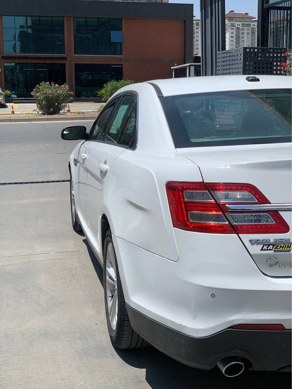 FORD TAURUS SEL NIVA 2013 
سڵایت ٣شاشە کوشن کارەبا کۆدی دەرگا  سویچە شغالەناوزەردە وە زۆر مواسەفاتی زیاتر  ١٤٨هەزار رۆشتوە ١پەڵە بۆیاخی بچوکی هەیە و ٢/٣ جی وردە سارد
سەیارەکە گێر و مەکینە بەشەرتی هەموو شتێک کراوەتەوە بۆ 
 واتەرمپەپ هەموو گیانی بەشەرت
سەنەوی تازەیە تا ٢٠٢٩
وێنەی سۆنەرەکەشم داناوە  
نرخی١٢٢معامەلەکەی زۆر زۆر کەم سعری فرۆشتنم داناوە تکایە کۆمینت مەکەن کی موشتەریە ئەی خەمە سەر سەرم  *********** السليمانية, العراق
