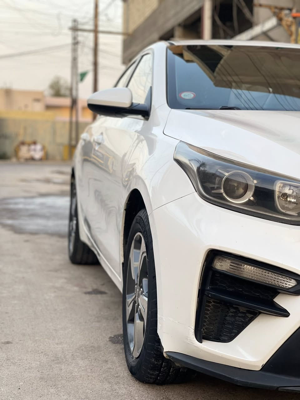 السلام عليكم كيا سيراتو 2019 خليجي السيارة مكفولة من الضربة والصبغ بيها شخوط قليل مكحلهن 
مكينة 1600 
حساس خلفي 
كامرة 
اربيل بسمي 
ماشية 127 الف
عارضها 
132
بغداد المشتل 
***********
