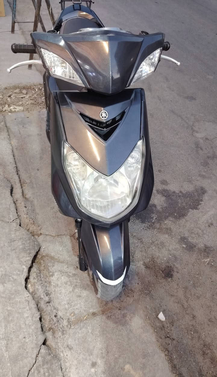 للبيع ياماها سكنس فحل نوزل مرقمة 
موديل 2013
125cc 
ستاند كهربائي
قبق نفخ  
دراجة كاملة مابيهة نقص 
مرقمة رقم بغداد انجليزي تحويل ثاني يوم 
هزة جديدة 
سنوية بأسمي

المكان بغداد الكاظمية  

السعر - 3 ملايين و بيهة مجال بسيط 

للاستفسار راسلني خاص او اتصل على رقم - ***********
