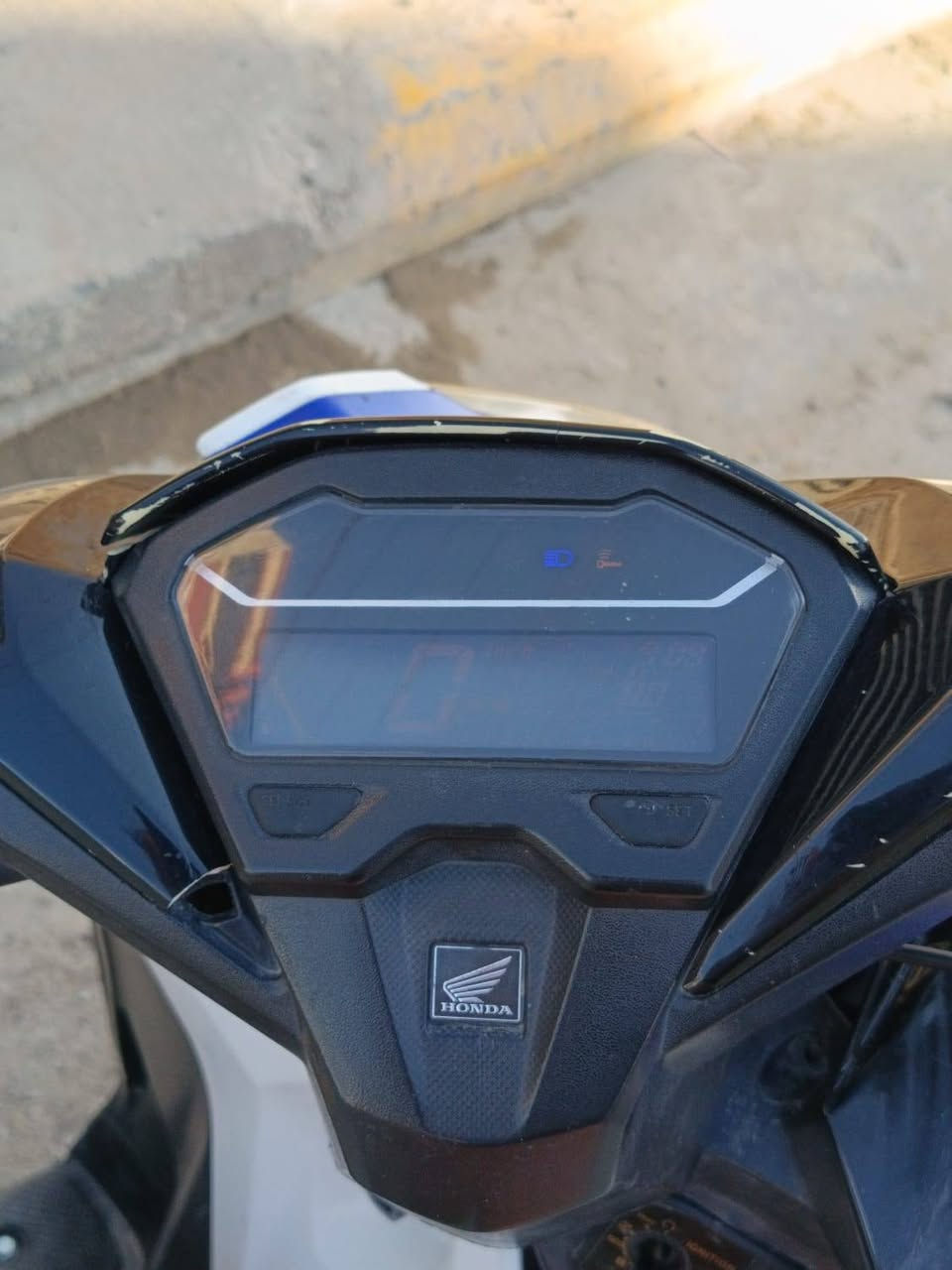 للبيع دراجه GTS نضيفه يرادله تعديلات بسيطه مشكلة ادخن السعر 100 وبيها مجال مكاني فلوجه حي العسكري تواصل واتس ***********
