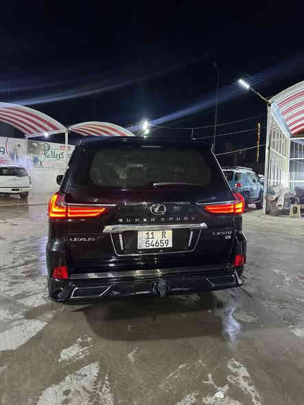 لكزس 
2017 بريم 
سوبر سبورت 
داخل احمر 
فول مواصفات 
ماشية 82 الف كيلو 
مكفولة كفالة عامة عدى بارد بالجاملغ على كد اربع اصابع 
السعر 630 
للاستفسار 
***********
