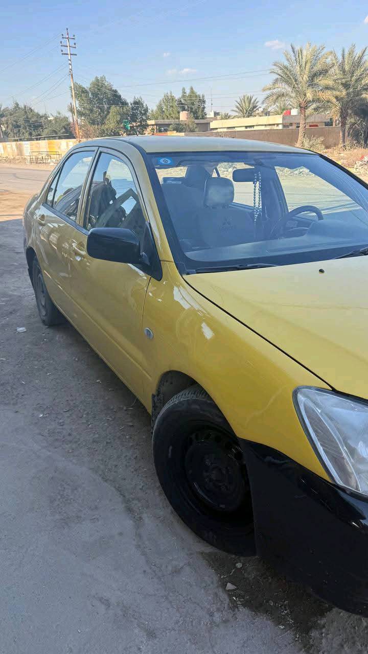 السلام عليكم 
لانسر 2010 بأسمي 
محرك 2000 
كير عادي 
ماشية ٣٥٠.٠٠٠كم تقريباً
مصفرة هيئة
مصبوغة عام 
مبدل بنيد 
سيارة تاخذها كبل تشتغل بيها ع باب الله 
العنوان الدورة 
***********