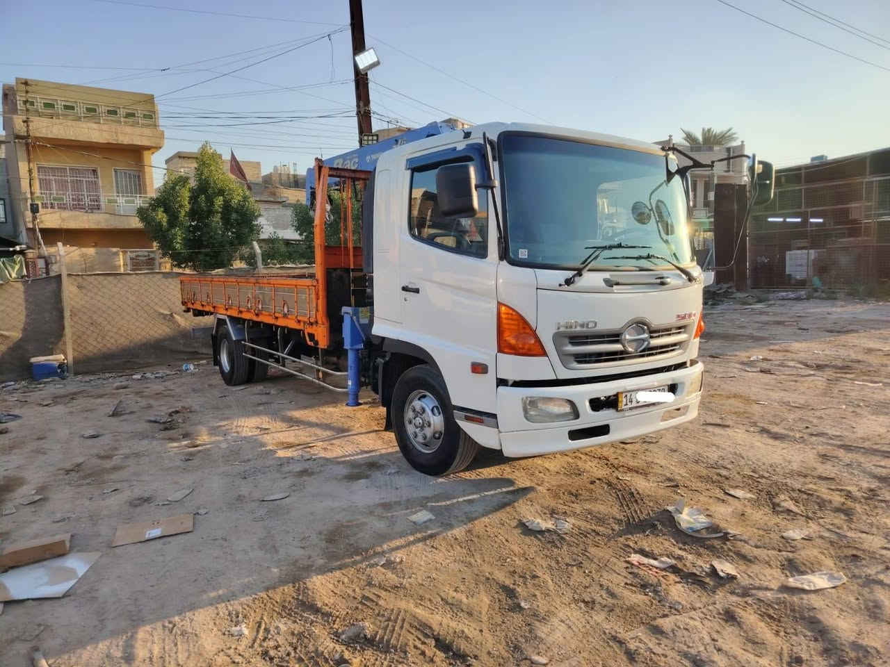 - بسم الله الرحمن الرحيم -
هينو شيطان للبيع موديل 2021 دخول جديد بشهر الرابع داخله  مرقم وكامل بسمي  
5 سلندر سوبر /جهاز  حديث راك  فوول سيفتي 3 سلايتات السياره بلاديه  مكفولة كفاله عامه وجاهزه واحلى من الصورة السياره  صدرها مبدل جديد وتخم تأير جديد هسه شادة وبالعافيه على الياخذها مكانها بغداد اي استفسار اتصل 
***********
