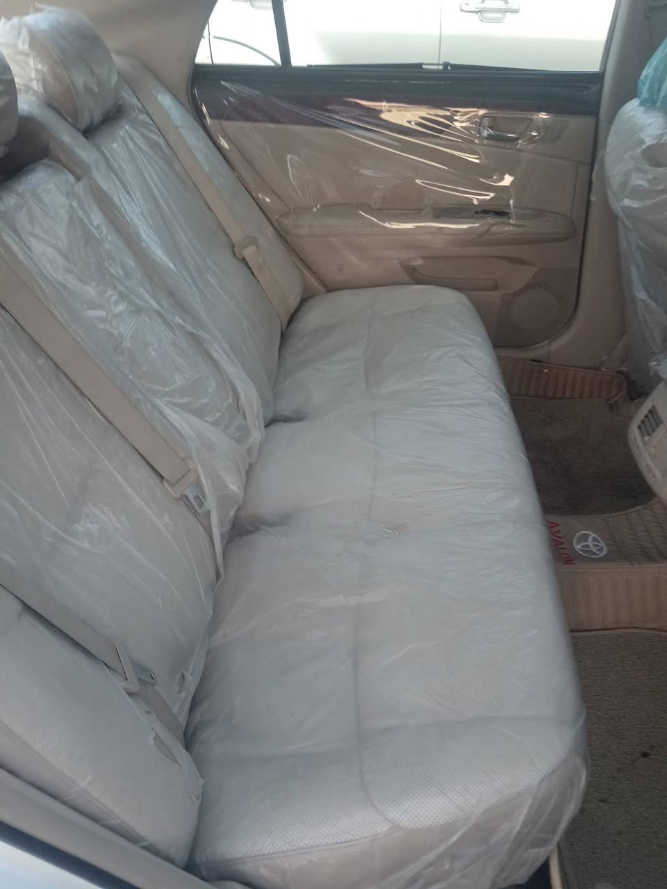 سلام عليكم افلون 2012 البيع مكلف بل نشر هذا رقم صاحبهة ***********
