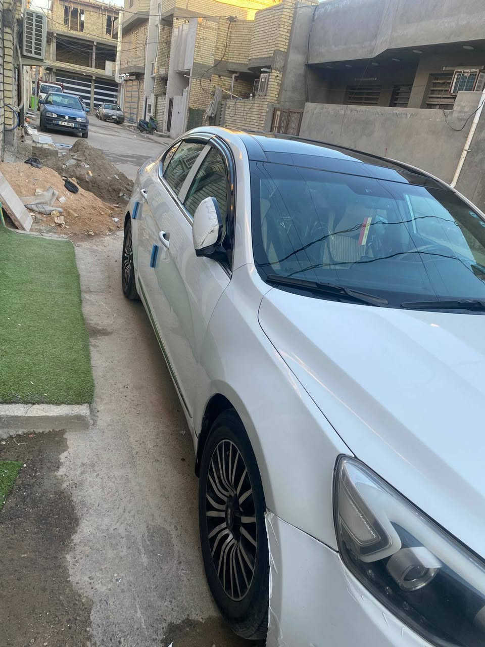 السلام عليكم
كادنزا للبيع موديل١٤ خليجي فول 

بابين صبغ يعني صفحه رش بدون دواخل 
 غرفتها لوك ومدوشمه 
باقي مكفول 
رقم اسليمانيه باسمي 
١٣٥سعر 

***********
