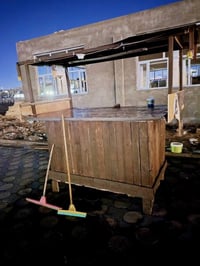 مكلف بلنشر ميز يصلح للعصائر ويصلح بصطية لبن ويصلح بصطيه لبلبي وباكله  ...