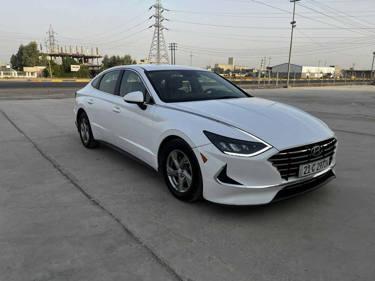 سلام عليكم  سوناتا 2020 للبيع مستعجل سياره كلش نضيفه بمعنى الكلمه وجاهزه من كلشي ماشيه 80 سعر 160 السياره بدون حادث بدون ايرباك فقط الكنر مال الصندوك  السياره مكفوله من كلشي رقم سليمانيه ب اسمي وهزه وبراد قبل 6 اشهر ت *********** بغداد, العراق
