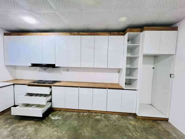 للبيع جديد تفصال شغل درجه ولى خشب تركي أصلي وبيه ضمان خمس سنوات الشد والتوصيل مجاني  لجميع محافضات العراق للحجز والستفسار واتساب ***********
