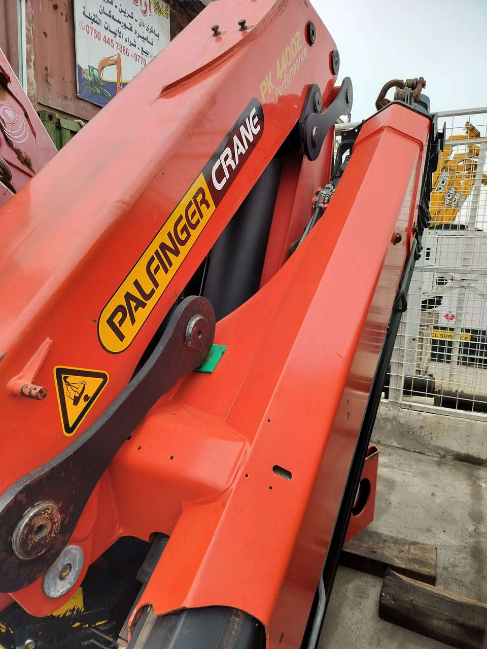 كرين بالفنكر 14 طن موديل 2007   6 سلايد اوربي واصل جديد مكفول كفالة عامة
السعر 380 ورقة
اربيل
***********
واتس اب
