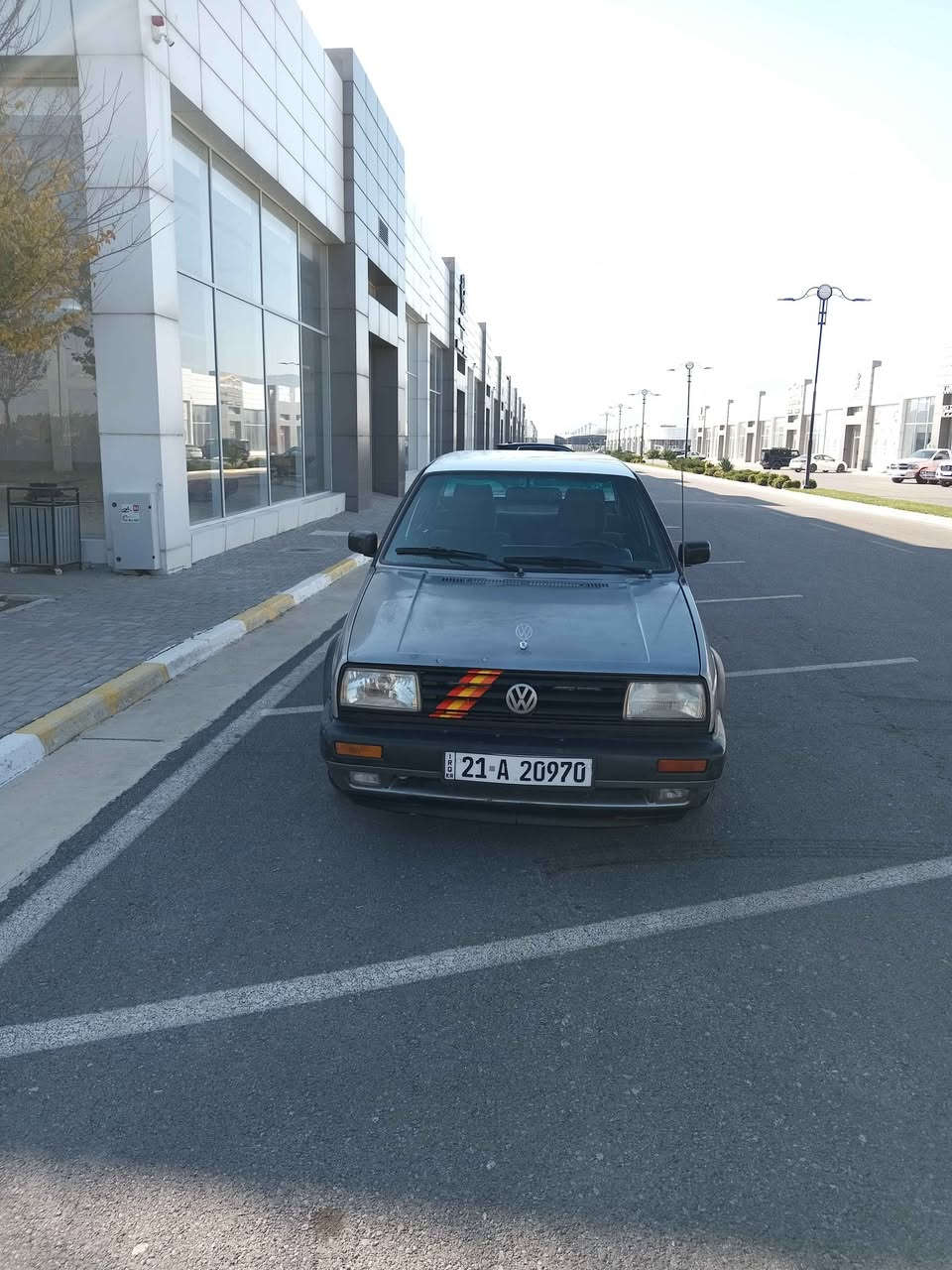 فؤكس واكن بؤ فرؤشتن موديل 1990 تؤماتيك ته بريد كيرو مه كينه و ته بريد به شه رت سئ بارجه ي به مبه ده عموليدراوي نيه ره قه م سليماني سه نه وي به سه ر جوه ته حويل برا وه خرا مه به شه رت يه ك دينار مه سره في تيا نيه سعري 38$وه ره قه و معا مه له بؤ زا نيا ري به يوه ندي بكه به *********** السليمانية, العراق
