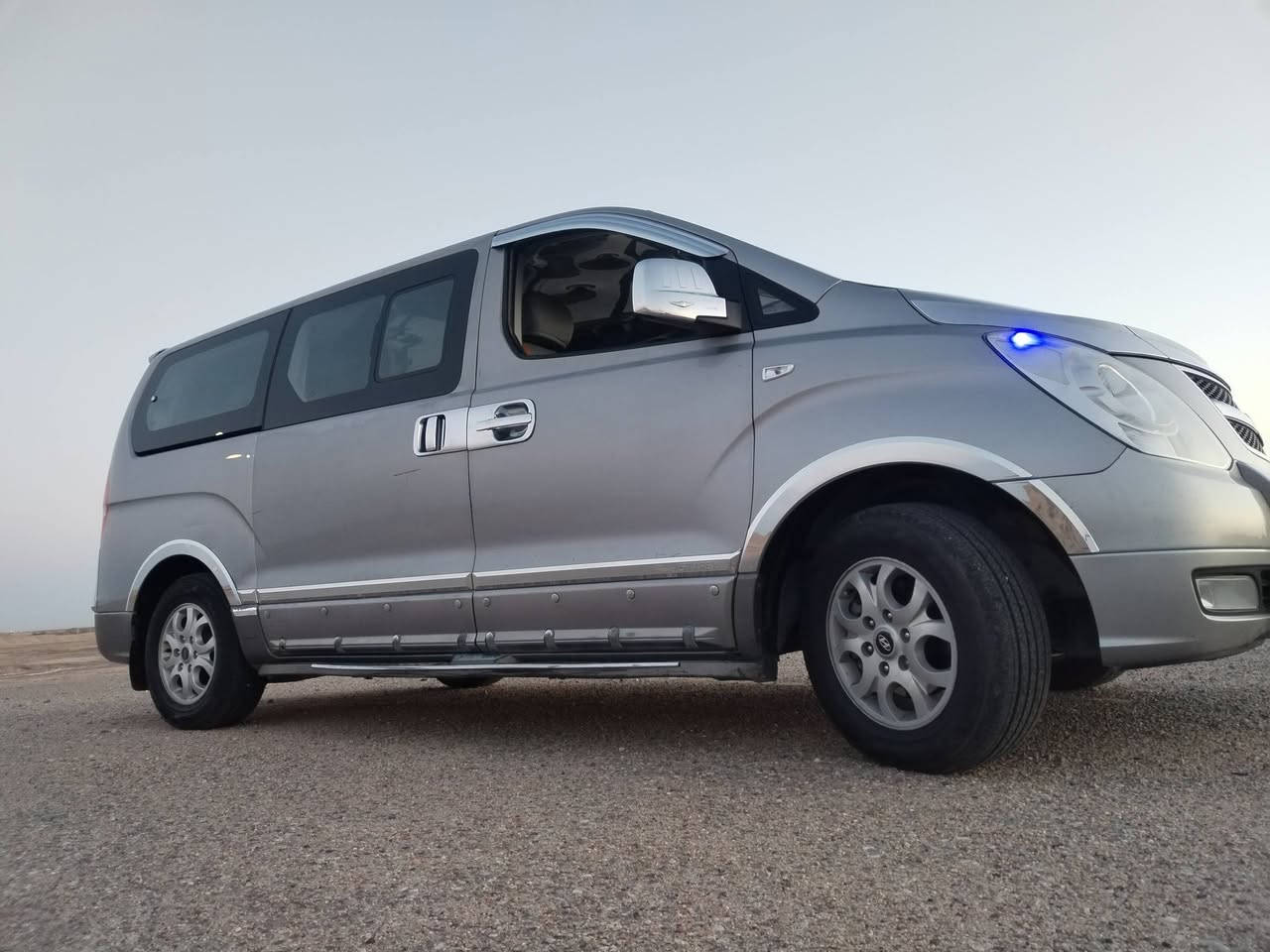 السلام عليكم مجول ١٥ مكفولة ما عندة باب السلايت مرشوش بكورية بسمي شخصين سنوية ل ٢٨ مصغرة من كلشي تحويل شوكت مايعجبك السعر 215 وبيهة مجال***********
