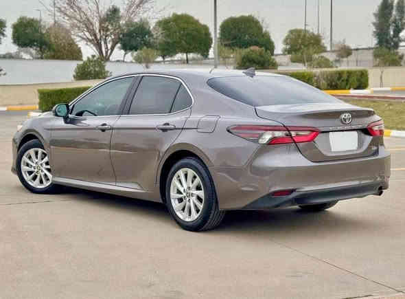 السلام عليكم ورحمه الله وبركاته 
تويوتا كامري 
2023 LE 
ماشيه 42 مايل
وارد امريكي بدون قطرة صبغ حتى الدعاميات كفالة 
رقم ديالى دولي 
كشن كهرباء 
رادار 
توقف امامي ذاتي 
تحديد مسار 
قيادة ذاتية 
شاشة كبيرة 
كاميرا 
وباقي المواصفات المعروفة 
رقم الشاصي 4T1C11AK8PU744444
السيارة بدون حادث تقرير مياه امطار للدوسة شغالة كلها 
فقط اكو مكان بي بارد ومأشر عليي
تعمل وتسير من امريكا كلها بلاد وماملعوب بيها ابد 
وبدون اي رسالة 
السعر 203$ وبيه مجال بسيط للشراي الجاد
الخاص مفتوح
العنوان ديالى بعقوبة
للاستفسار ***********
