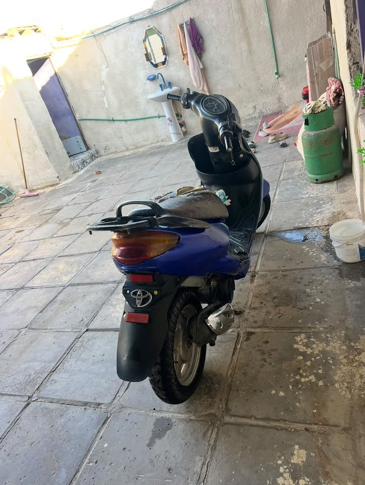 دراجه اكزز للبيع دراجه كلشي شغال بيه كهربائية شغاله سلف شغال درجه خير من الله سعر 325 وبيه مجال مكان البصره الطوبه والنخيله ***********
