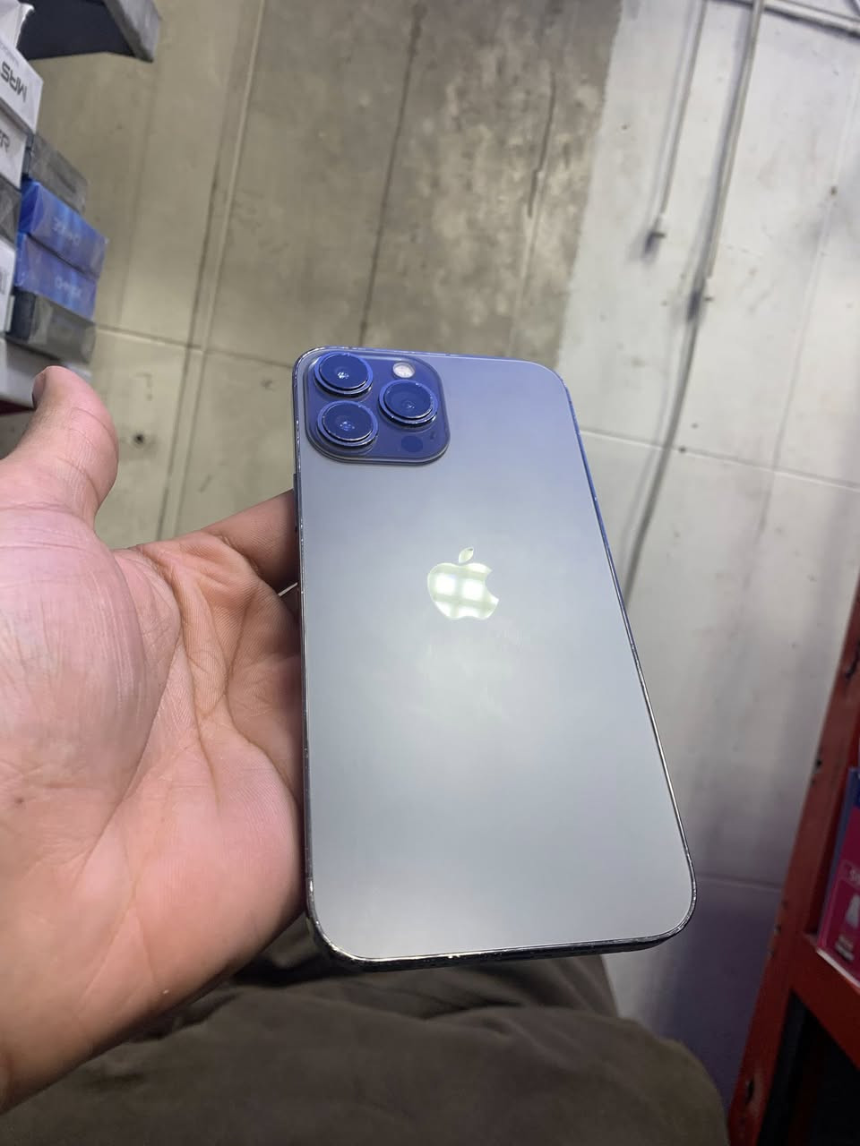 آيفون 13bro max
بطاريه 87
ذاكره 256
الجهاز نضيف فقط بصمه الوجه وكفت بلتحديث يرهم بيع ومراوس 
العنوان بغداد حي اور ***********
